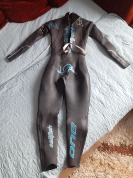 Costum  de Neopren