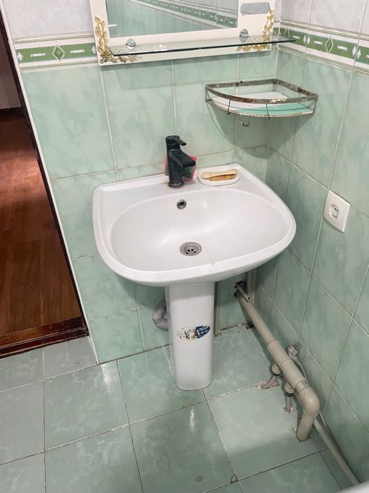 Раковина с зеркалом