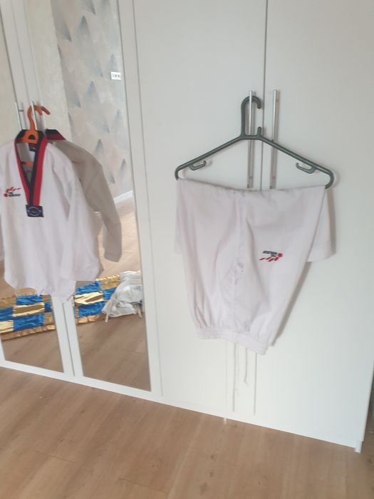 Сортивный форма  для мальчика тэквандои каратэ