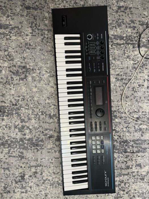 Синтезатор Roland Juno-DS