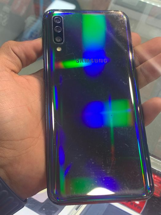 Samsung a50 hotira 4gb - 64gb