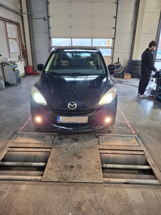 Vând Mazda 5 2.0i TX