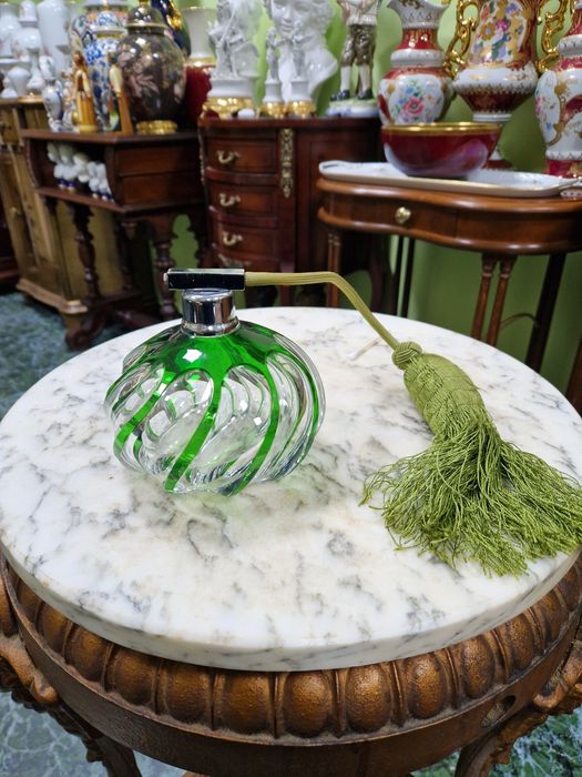 Прекрасно антикварно колекционерско кристално шишенце за парфюм Bochem