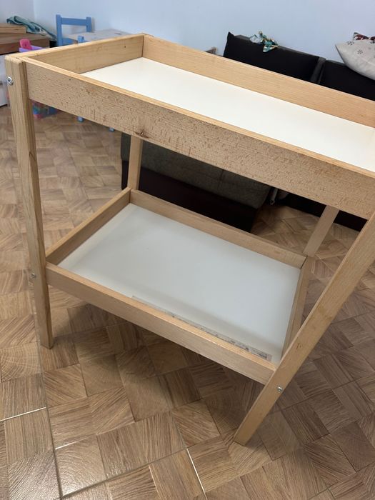 Măsuță de înfășat