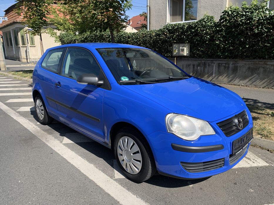 VOLKSWAGEN Polo