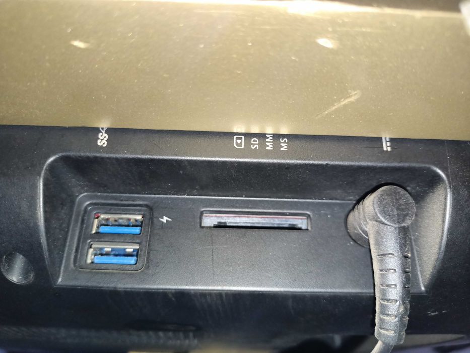 Продам сенсорный моноблок, со стойкой.