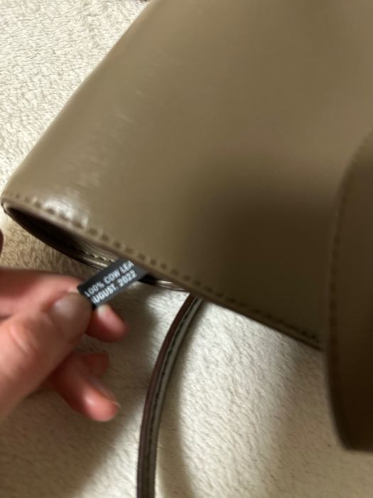 Кожена чанта DKNY