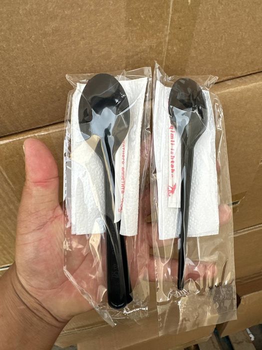 Одноразовые вилка и ложка для мороженое и приборы