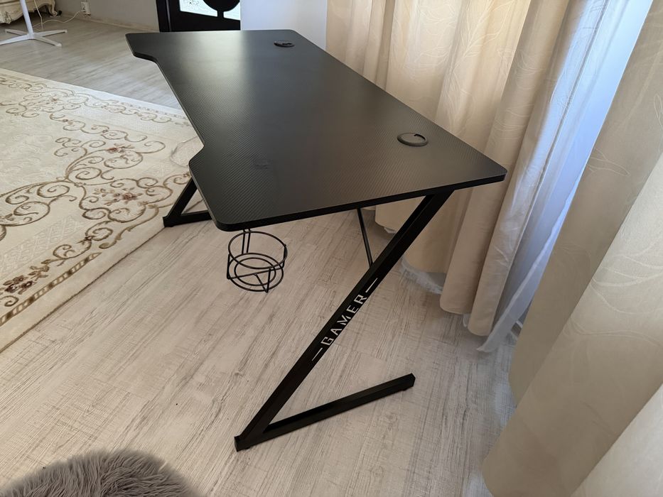 birou gaming pentru fanatici gameri