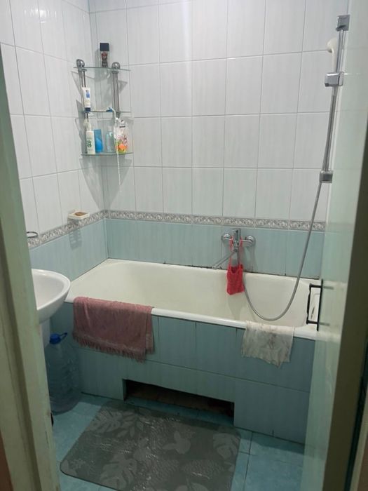 Продаётся 3 ком в 8 микрорайоне