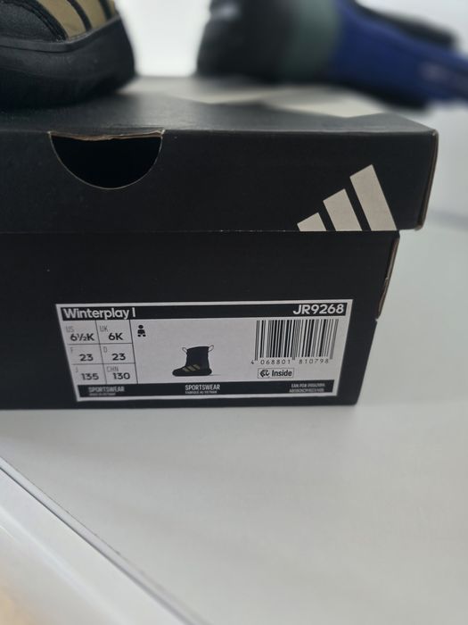 Ботуши детски adidas 
Боти Winterplay, Черен, Кралско Синьо, Морско зе
