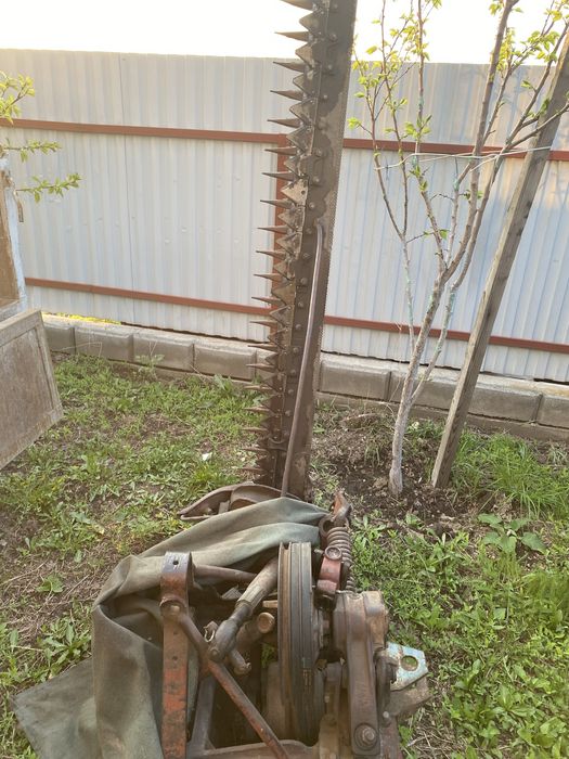 Трактор Т25. Косилка и прицеп.