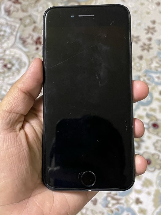 Продам iPhone SE 2020/айфон се 2020