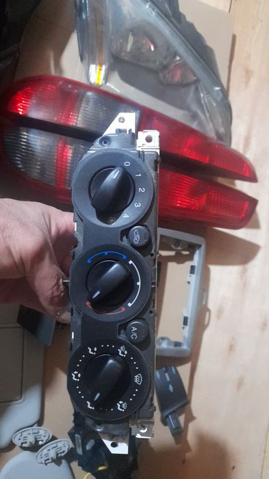 Vând diverse piese Ford focus 1.6 Tdci