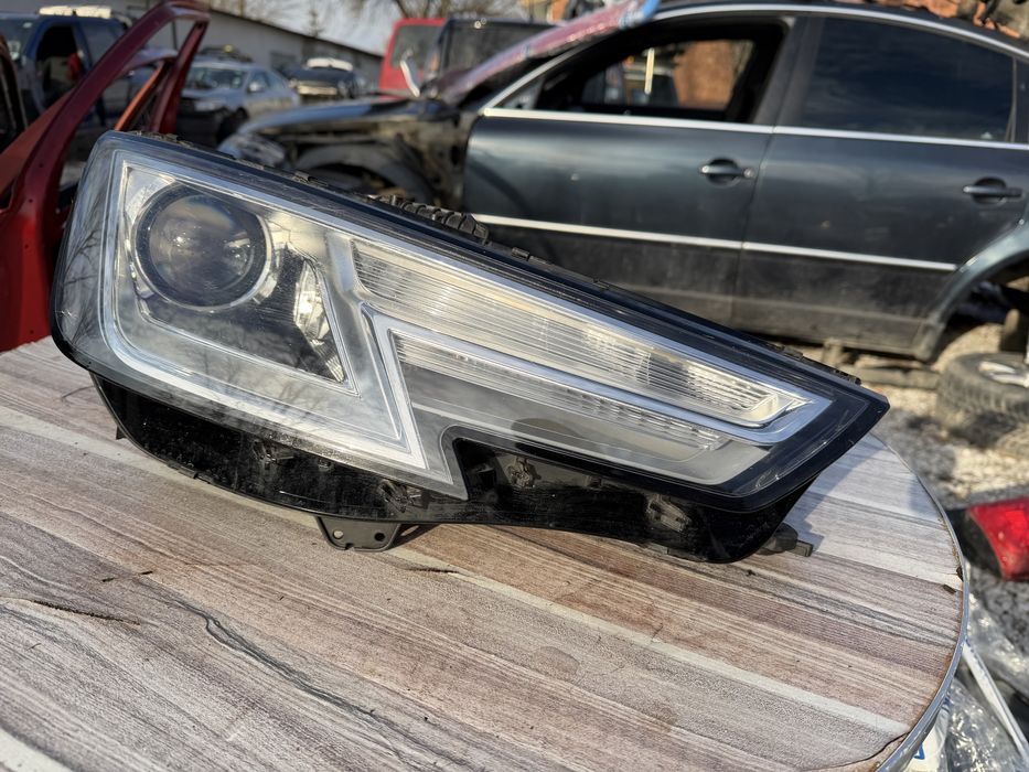 Фар Audi A4 B9