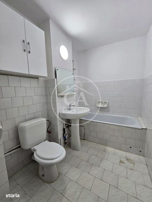 Apartament cu 4 camere de închiriat în zona Decebal, Oradea