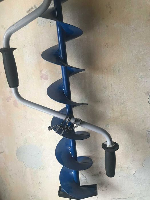 Продам ледобур 130