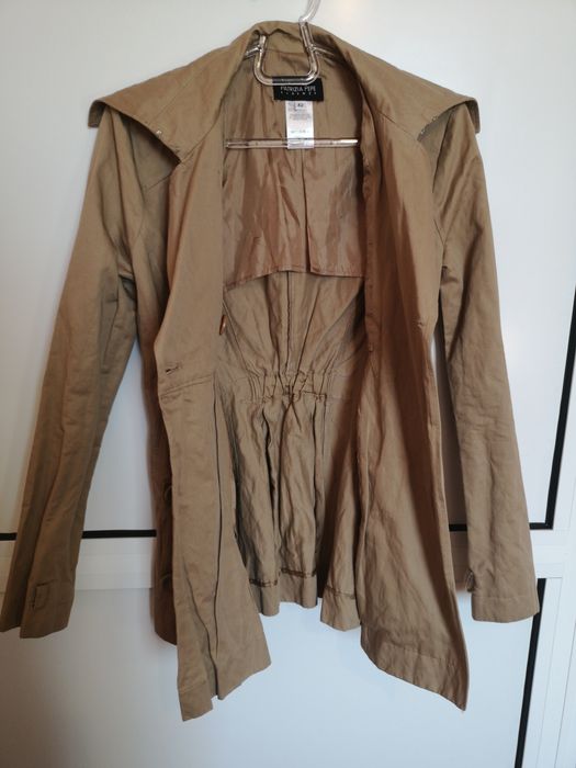 Patrizia Pepe парка (яке)
Размер : 42 , липсва коланчето, няма забележ