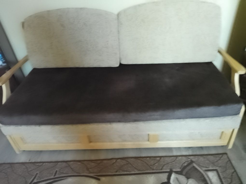 Разтегателен диван с. Казичене • OLX.bg