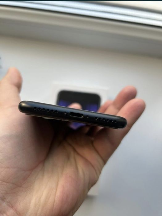 Смартфон IPhone SE 3gen 64GB