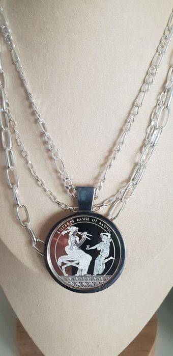 Сребърни бижута медальон с монета подходящ и за подарък уникат
