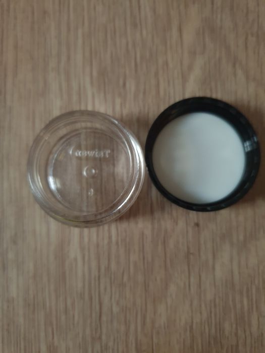 Продам баночки для косметики 5мл .