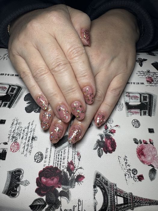 Manichiură cu gel – la preț accesibil!