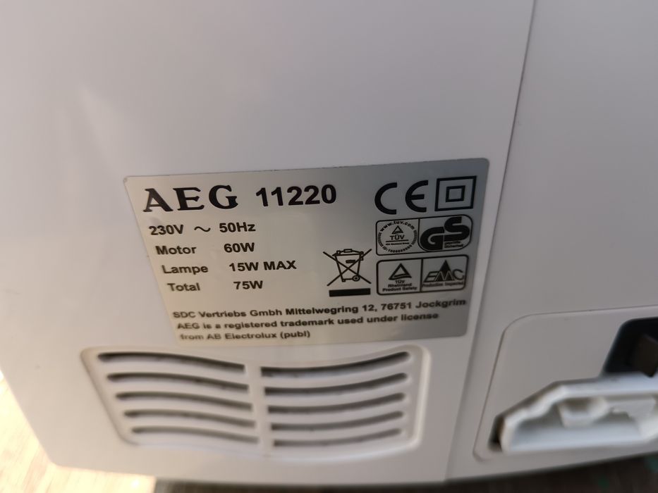 Mașina de cusut electrica cu pedală, AEG