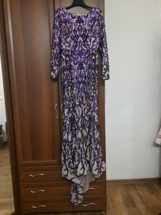 Красивое платье со шлейфом