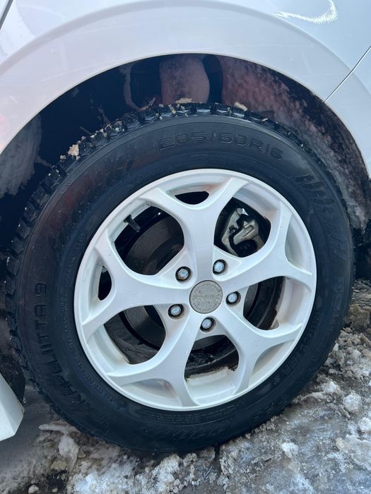 Продам комплект зимних колёс