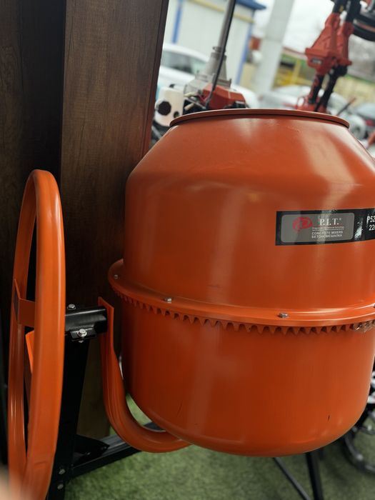 Бетономешалка 220л