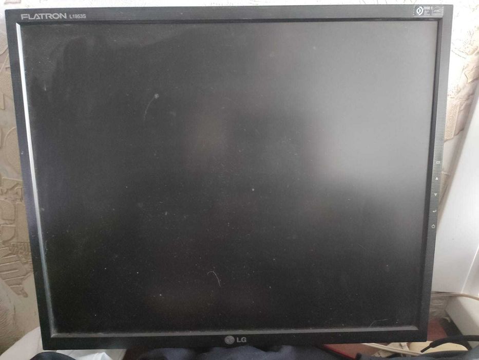 Монитор жидкокристаллический LG 17''