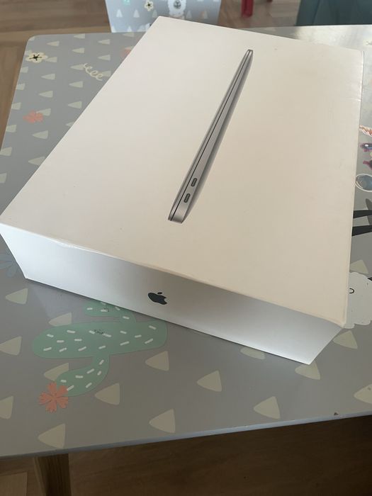 Кутия за MacBook Air M1 чип