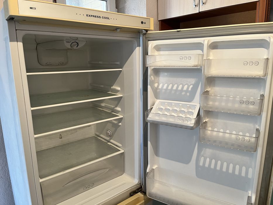 Срочно продам холодильник lg