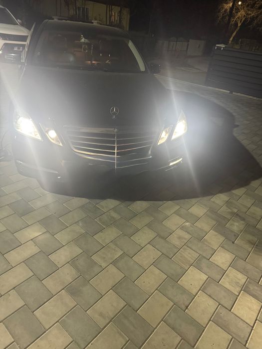 Vând Mercedes e class
