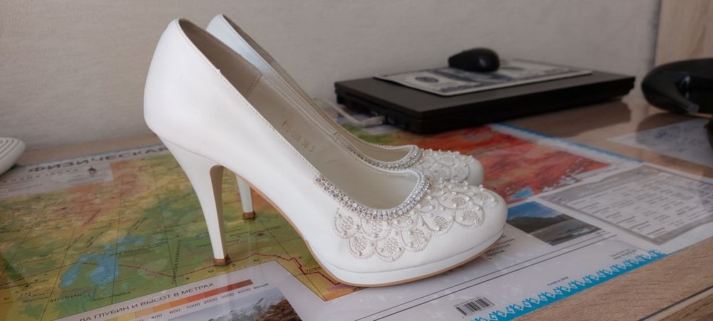 Туфли свадебные.