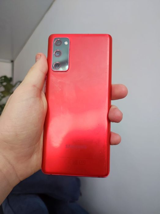 Продам/обменяю Самсунг с20фе