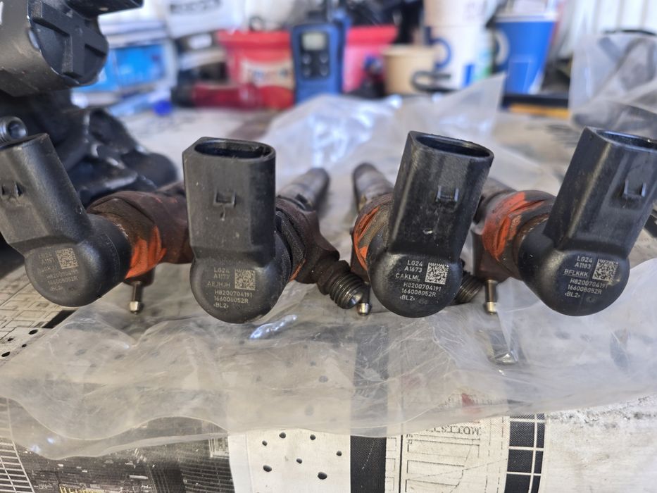 Injector Dacia Duster 110 cp  Pompa Rampa continental set complet