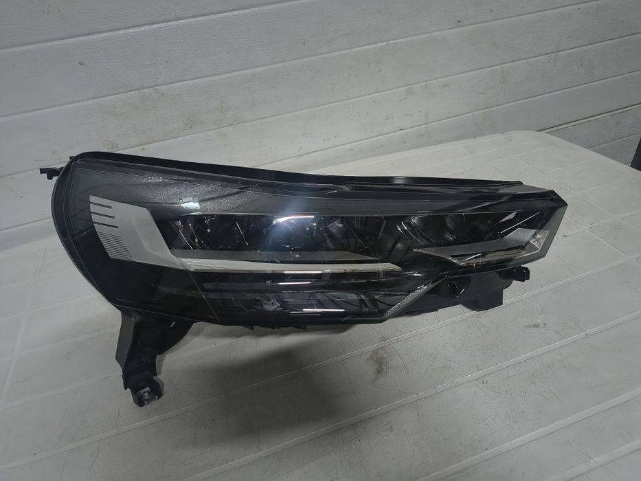 Far dreapta Renault Symbioz, captur 2 facelift cod 260100091R