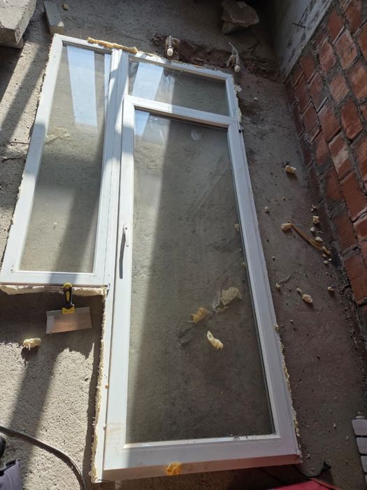 Пластиковое окно с дверью