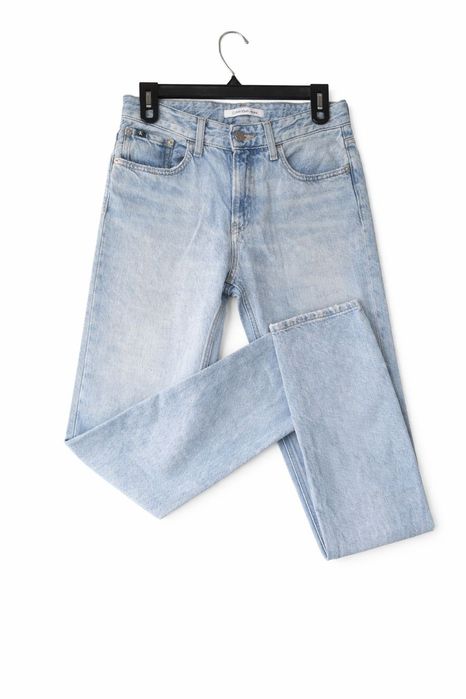 Изчистени дънки Calvin Klein