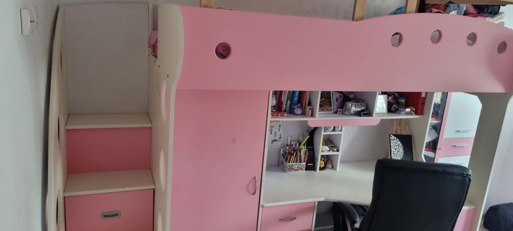 Pat etajat cu dulap si birou