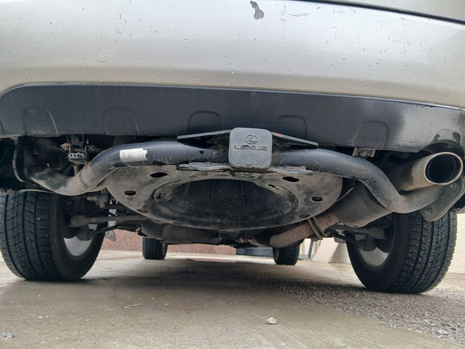 Продам штатный фаркоп на Лексус Рх 330