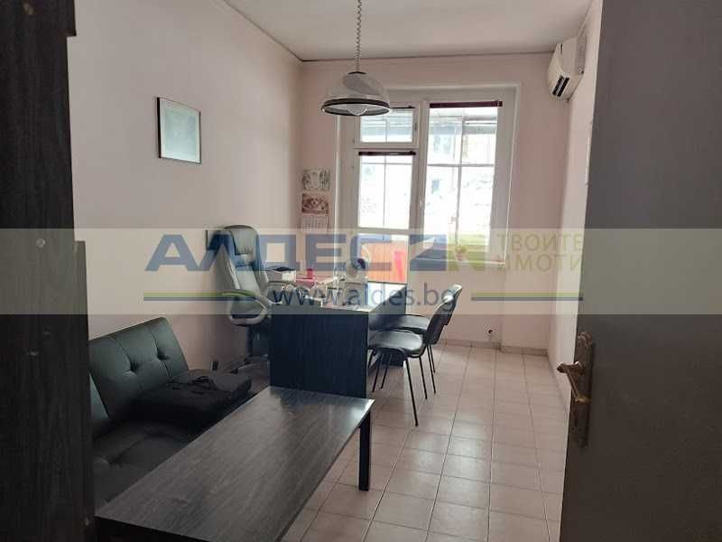 Продава се Тристаен апартамент в София, Център - 75 кв.м за 2618 €/кв.м - Снимка #16