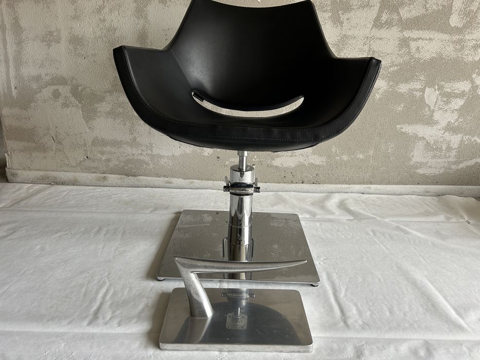 Scaun de coafor wella