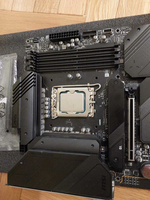 Intel Core i9 13900KF + MSI Z690 Tomahawk DDR4 Wi-fi