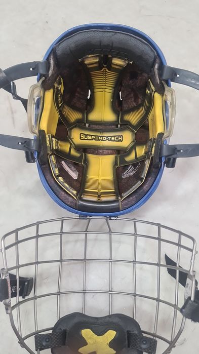 Шлем Bauer re-akt