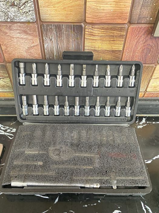 Набор инструментов для автомобиля