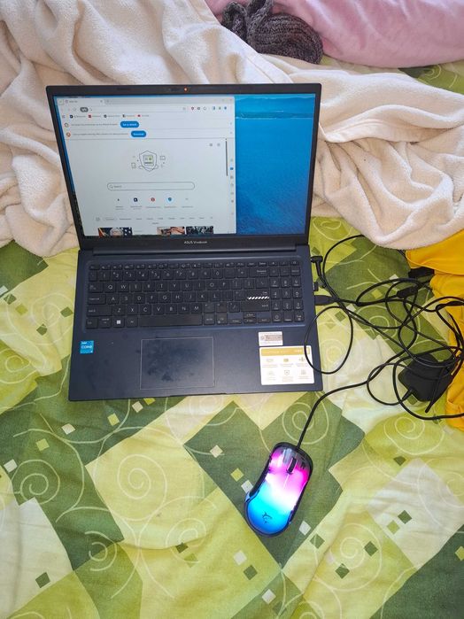 Laptop Asus i3 stare foarte buna!