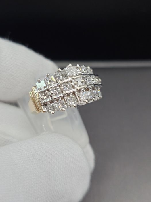 Масивен златен пръстен с над 1 карат диаманти – 14K